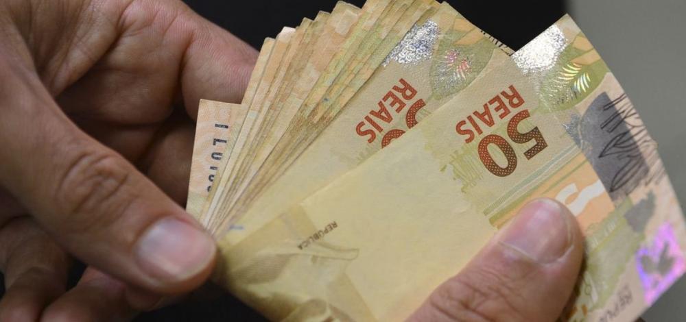 Orçamento 2024: Governo vai enviar proposta de aumento no salário mínimo para R$ 1.421