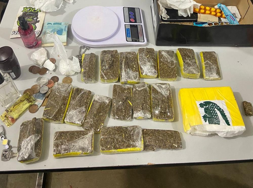 PM apreende mala de drogas que seria vendida em festas juninas de Livramento