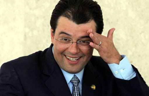 Ministro recomenda economizar luz, mas nega racionamento