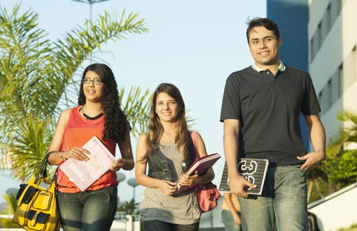 Fies passa a exigir 450 pontos no Enem