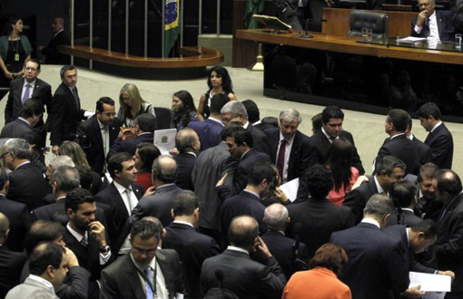 Câmara aprova estender regra de reajuste do mínimo para todos os aposentados