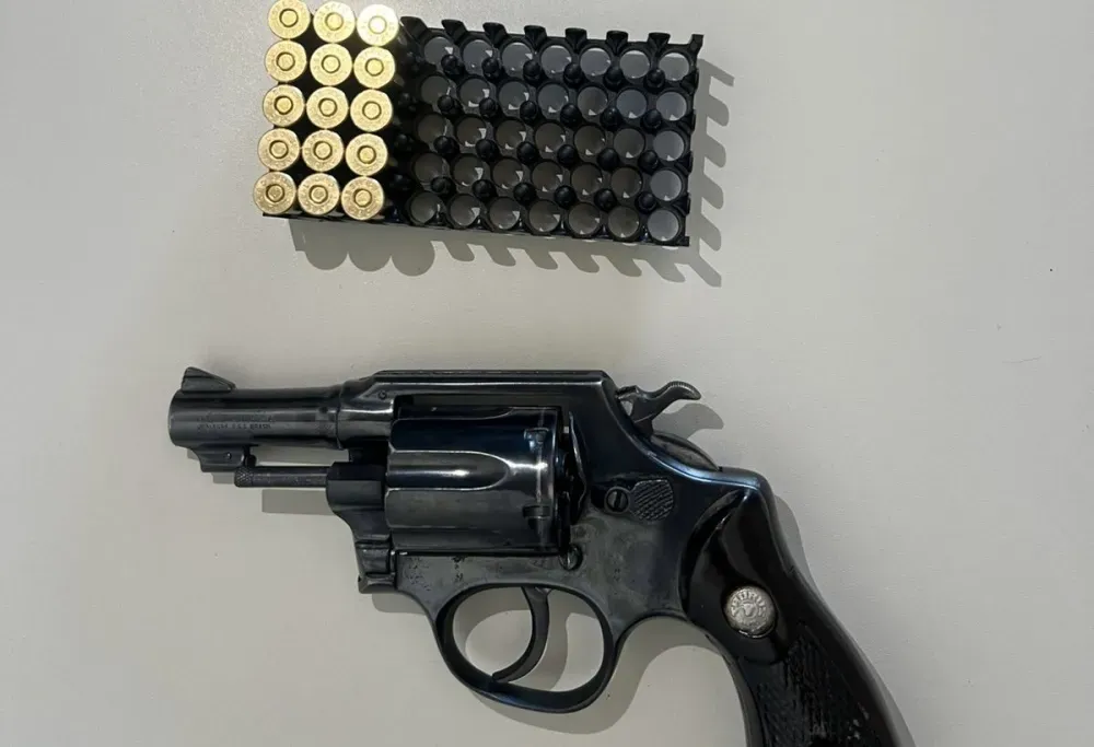 Homem é preso por posse irregular de arma de fogo em Macaúbas