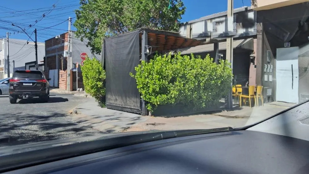 Comerciantes são notificados por uso irregular de calçadas em Guanambi