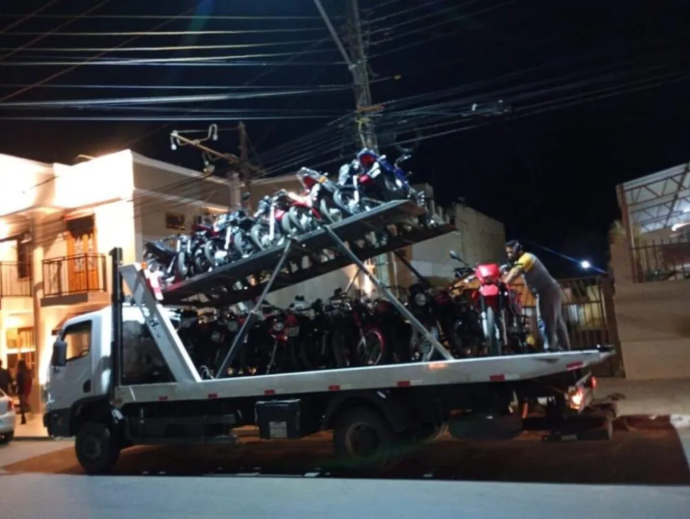 PM apreende 25 veículos durante carreata de São Cristóvão em Caetité