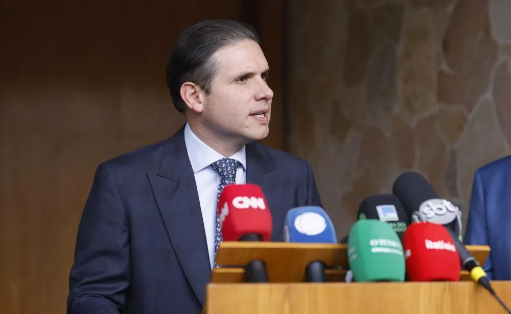 Motta diz que Câmara vai analisar PEC da escala 6x1 “sem atropelo” e deixa projeto do governo de lado