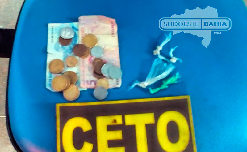 Guanambi: Polícia Militar detém homem e apreende menor de idade após serem flagrados portando drogas