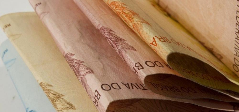 Governo propõe salário mínimo de R$ 1.006 em 2019