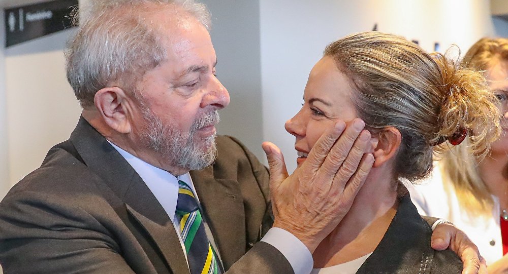 'Temos muita esperança que Lula saia da prisão antes do Natal', diz Gleisi