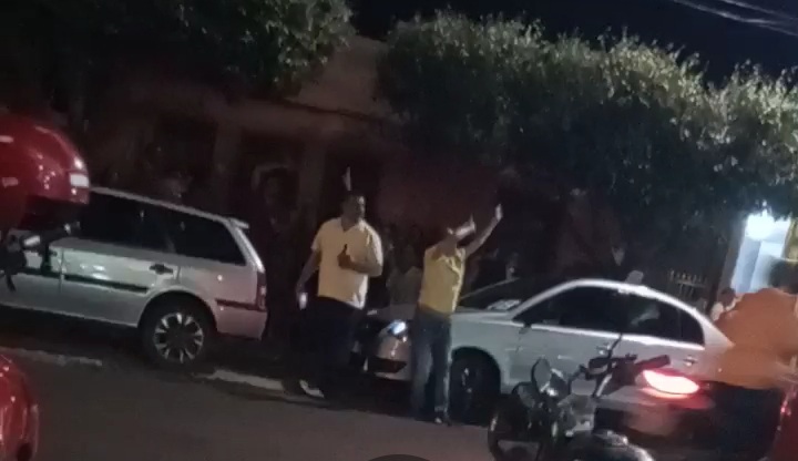 Manifestação política gera aglomeração em Livramento na noite do último sábado