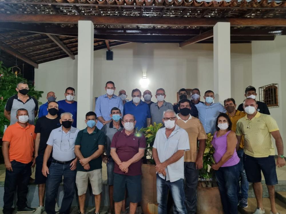 O ex-prefeito de Livramento Carlos Batista e grupo político declaram apoio às pré-candidaturas a deputado estadual de Nelson Leal e Diego Coronel 