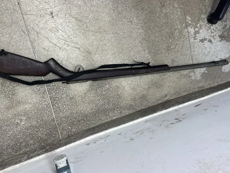 Polícia Civil apreende arma durante operação na zona rural de Carinhanha