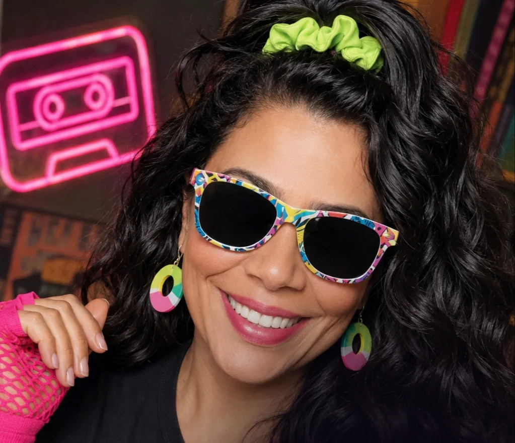 Sheila Carrilho inicia nova fase na comunicação com a Rádio Naftalina