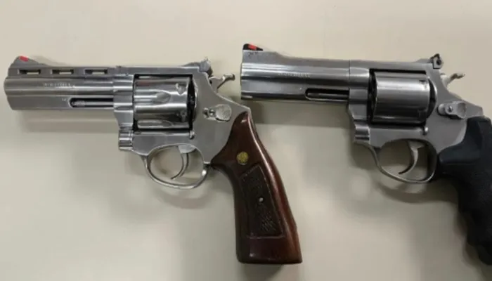 Homem é preso com dois revólveres em Guanambi