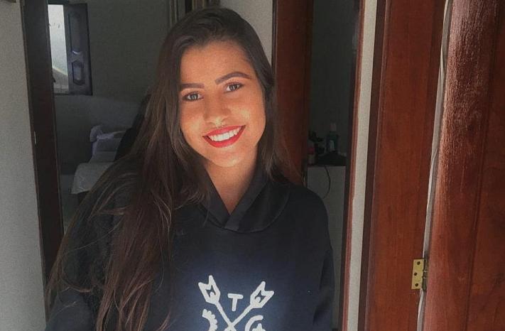 Estudante de psicologia de Paramirim faz uso de popularidade na internet para falar sobre saúde mental 