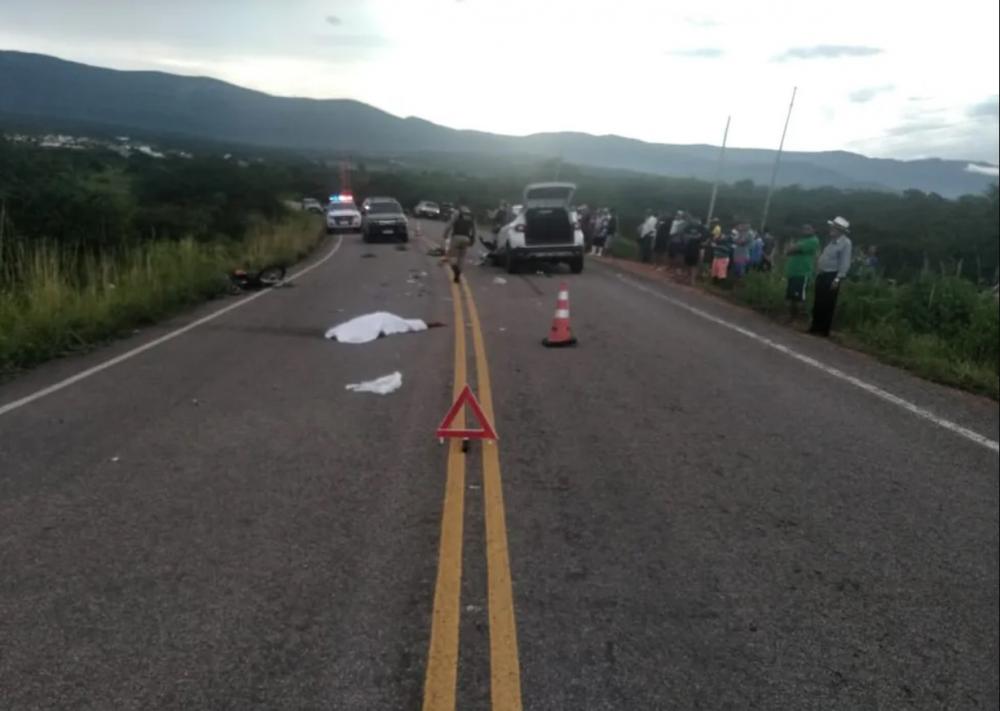 Região: Homem morre após colidir com motocicleta em carro de passeio