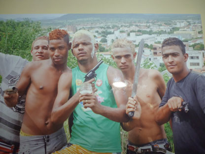 Guanambi: Bandidos se exibem em fotos