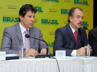 Mercadante já circula como novo titular do Ministério da Educação