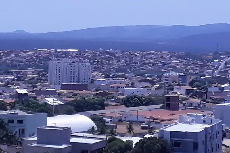 Golpistas se passam por servidores do Fórum e pedem pix para cestas básicas em Brumado