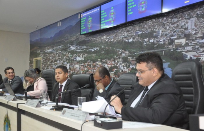 Jequié: Câmara rejeita pedido de afastamento do prefeito Sérgio da Gameleira