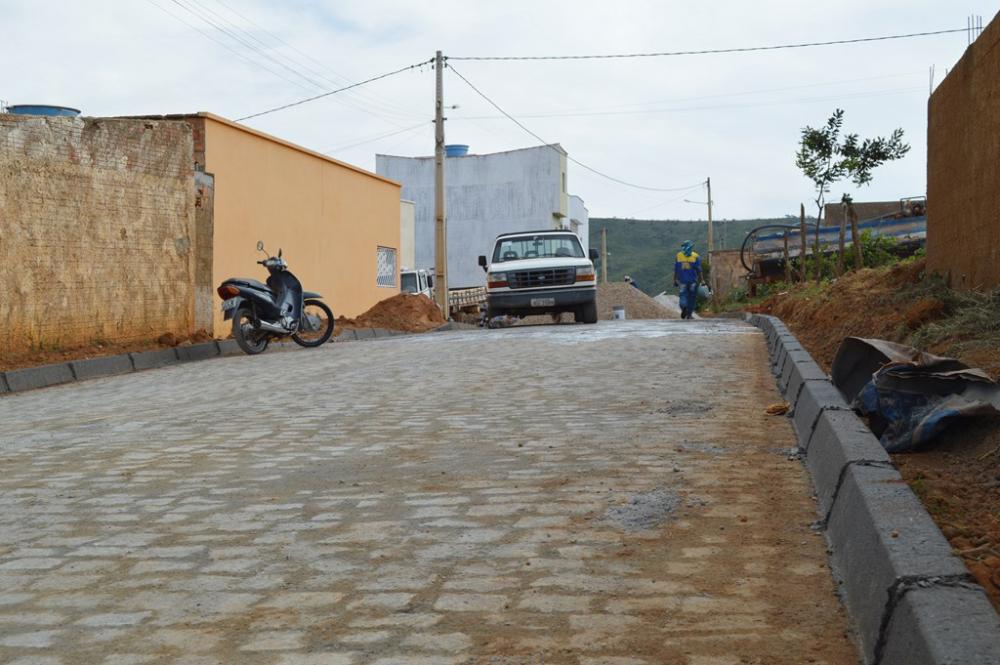 Governo Participativo calça ruas e leva mais qualidade de vida para os moradores