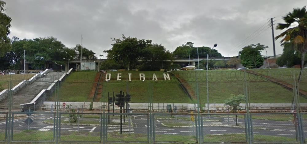 Polícia cumpre mandados de busca e apreensão contra ex-funcionários do Detran