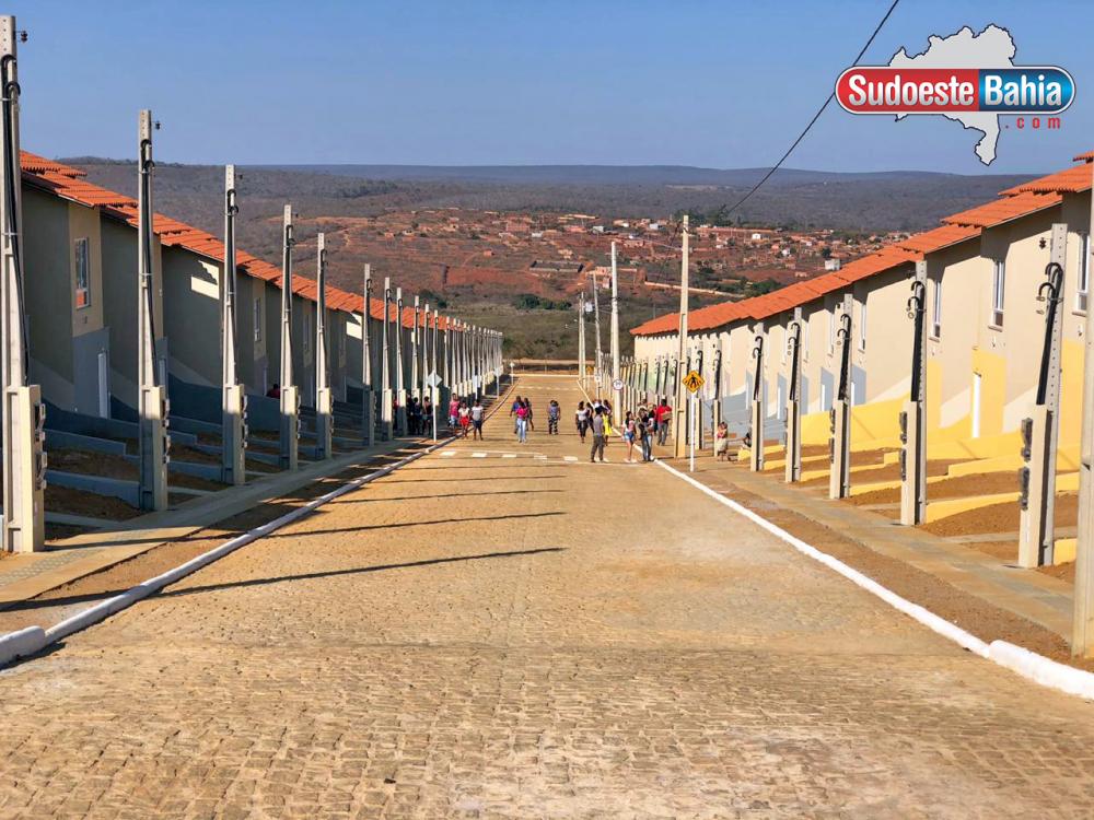 Caetité: 300 famílias beneficiadas com habitações do Minha Casa Minha Vida participaram da vistoria no Condomínio Esmeralda