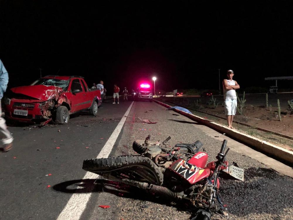 Motociclista morre após colisão frontal com carro na BR-030 em Caetité