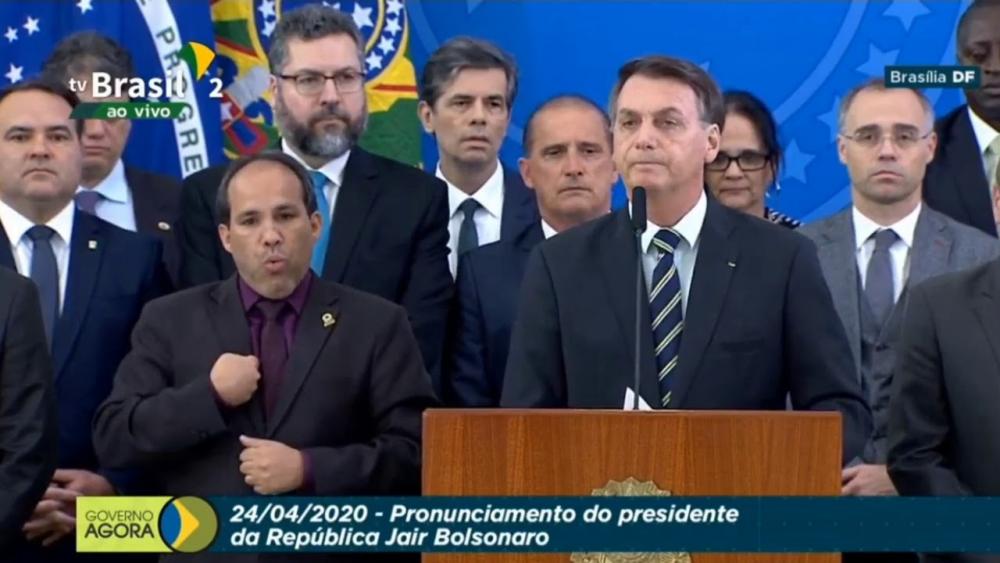 Bolsonaro admite que pedia informações a PF e 'quase implorava' para saber sobre 'facada'