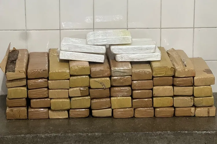 100 kg de drogas são apreendidos pela Polícia Rodoviária em Tanhaçu