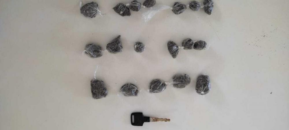 Dupla é presa após ser flagrada com porções de drogas em Caetité