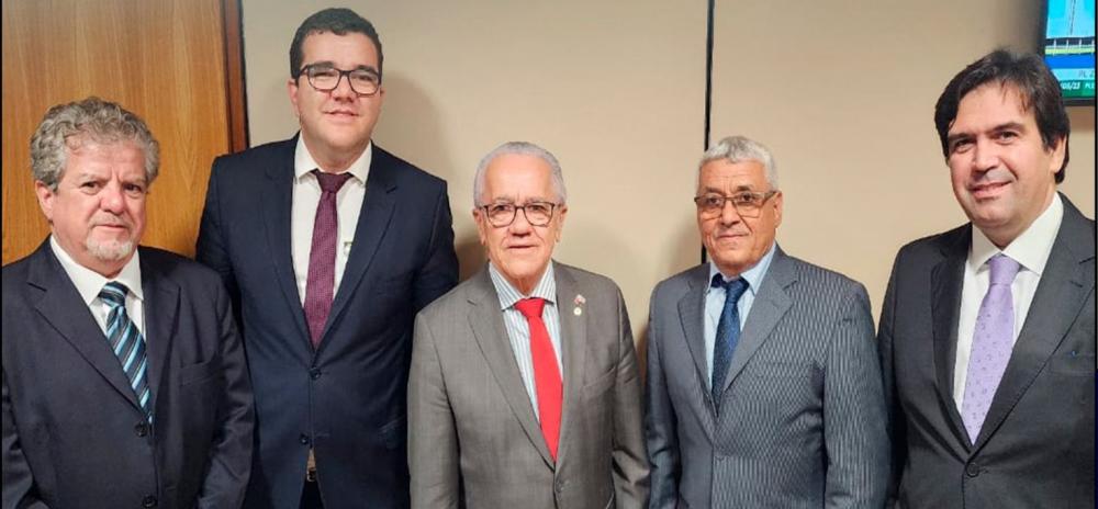 Caetité: Deputado Josias Gomes recebe comitiva do prefeito Valtécio Aguiar 