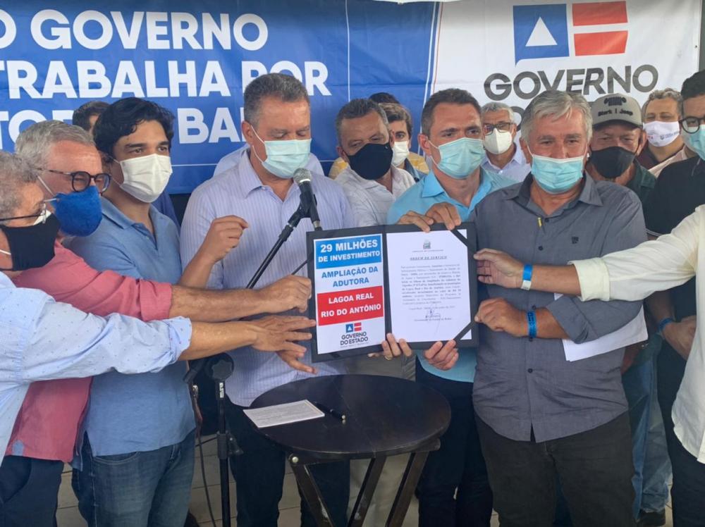 Em Lagoa Real, Rui Costa assina ordem de serviço para Adutora do Algodão 