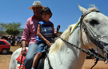 Ex-Prefeito Deusdete confirma filiação e pré-candidatura