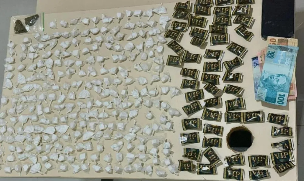 Mulher é presa com moto adulterada e cocaína avaliada em R$ 62 mil em Vitória da Conquista