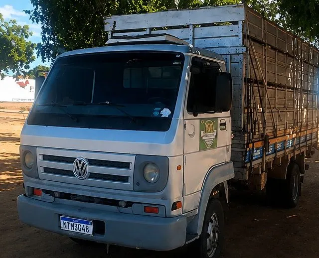 Caminhão é furtado em posto de combustíveis às margens da BR‑030 em Palmas de Monte Alto