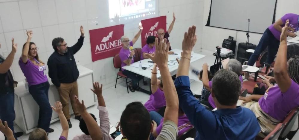 Professores da Uneb rejeitam proposta do governo e marcam paralisação em setembro
