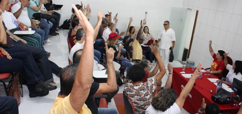Uneb: Professores aprovam paralisação contra reforma da previdência