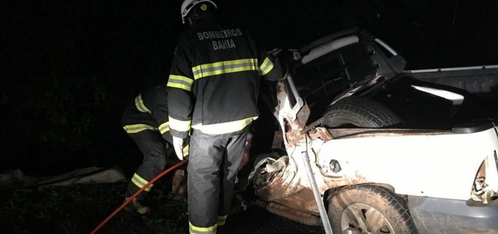 Oeste: Homem morre e três pessoas ficam feridas após acidente na BR-242
