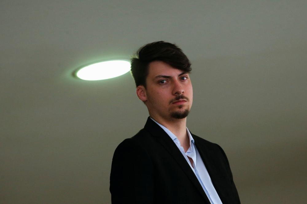 Justiça torna Renan Bolsonaro réu por fraude em empréstimo bancário