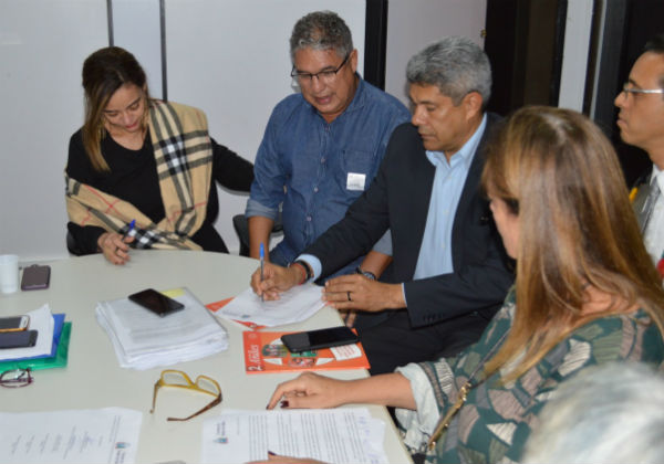 Universidades estaduais e governo assinam termo de compromisso para o fim da greve
