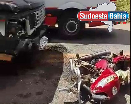 Guanambi: colisão entre motocicleta e caminhonete deixa homem gravemente ferido