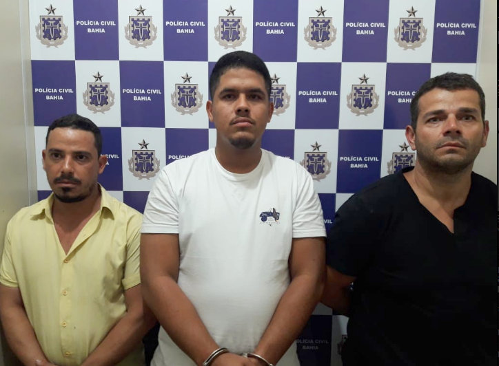 Vitória da Conquista: Policia Civil desarticula ponto de tráfico e prende 3 pessoas em condomínio 