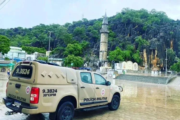 Polícia recupera 27 placas solares furtadas e apreende veículo em Bom Jesus da Lapa
