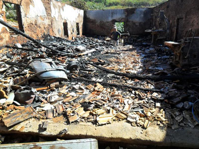 Caetité: Serraria é consumida pelo fogo.