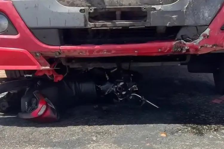 Homem morre após moto bater de frente com caminhão em Malhada de Pedras
