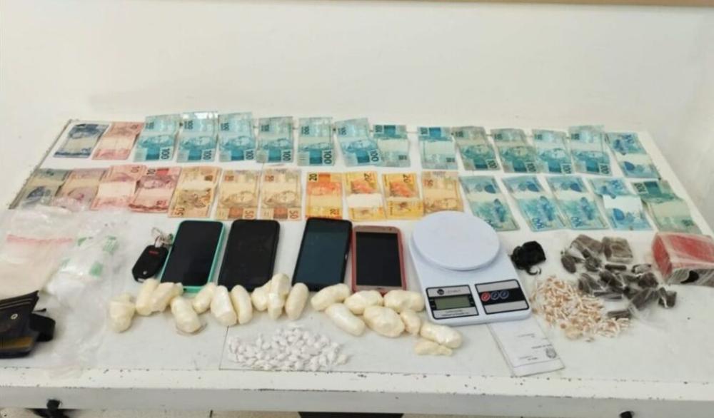 homem é preso com drogas, dinheiro e veículo em Bom Jesus da Lapa