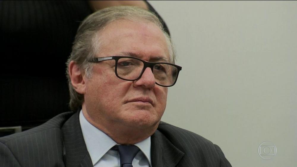 Bolsonaro anuncia saída de Vélez Rodrigues da Educação e indica substituto