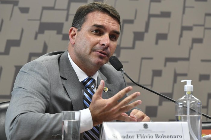 Após 16 meses, STF marca julgamento sobre 'rachadinha' de Flávio Bolsonaro