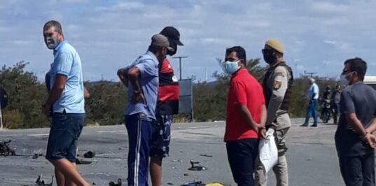 Homem morre em colisão entre moto e van na BR- 030, em Caetité