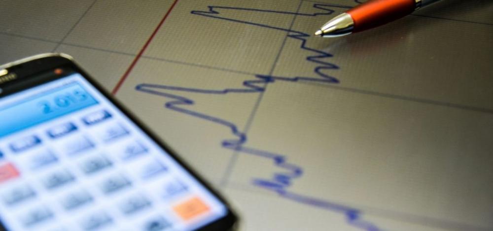 PIB do Brasil recua 0,1% e economia perde fôlego